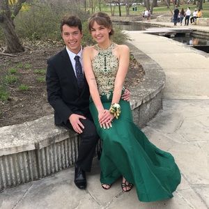 FAIR OFFERS WELCOME Green and gold Prom dress